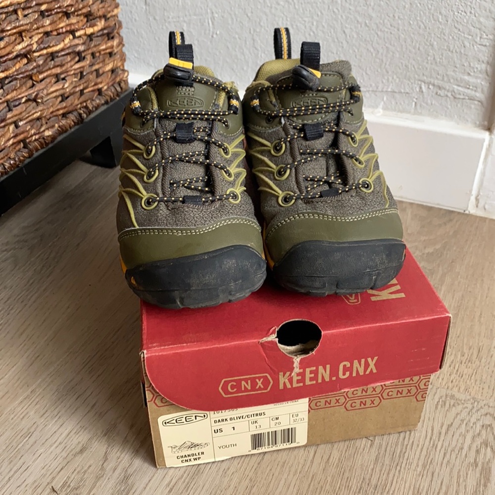 Unisex Keen Chandler CNX Outdoor shoe